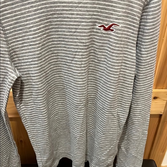Hollister Men's Long Sleeve Tee in Gray and White - Picture 6 of 9